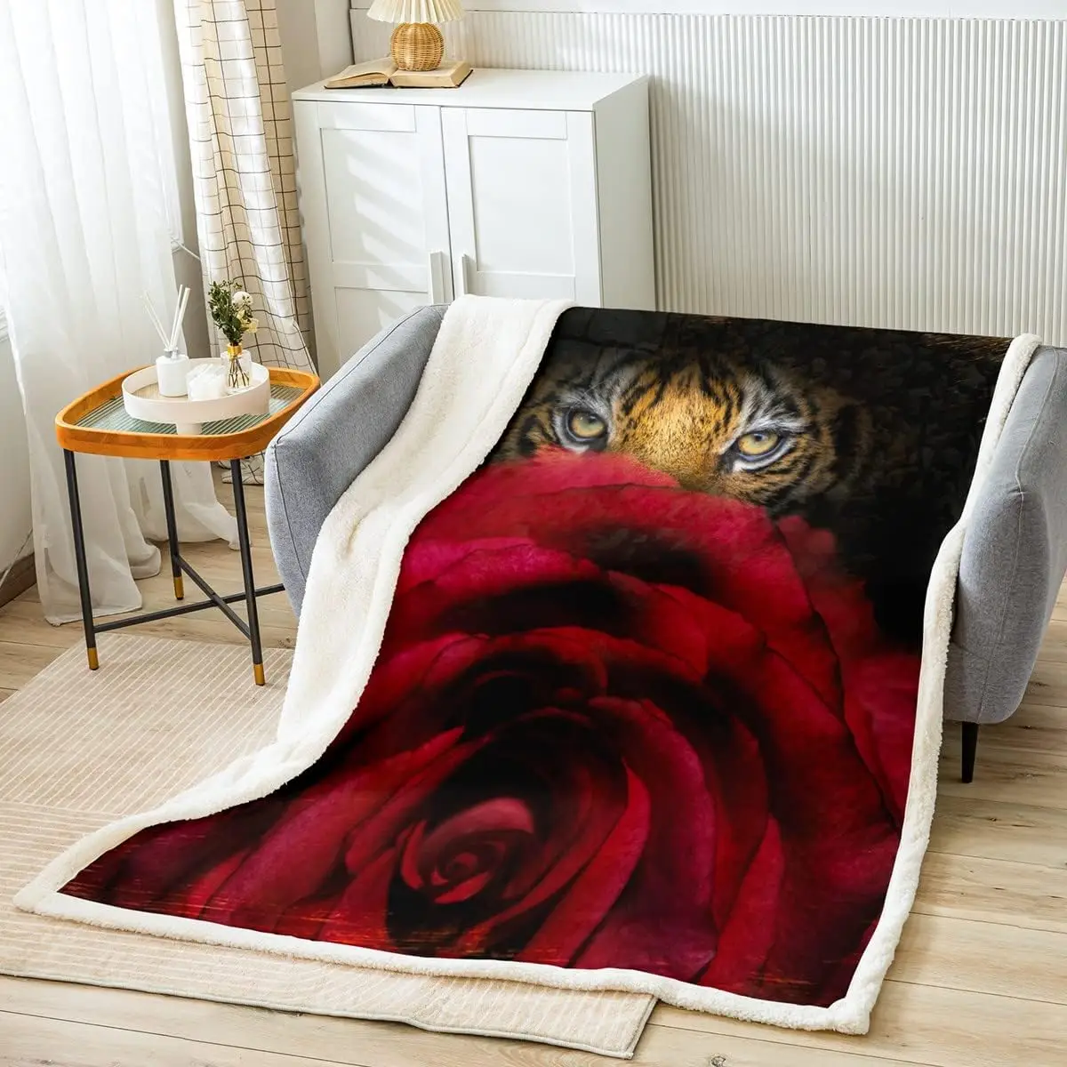 

Tiger Kids Throw Blanket,Roses Flowers Rustic Farmhouse Bed Blanket,Girls Boys Adults Xmas Decor,Wild Animals Hunting