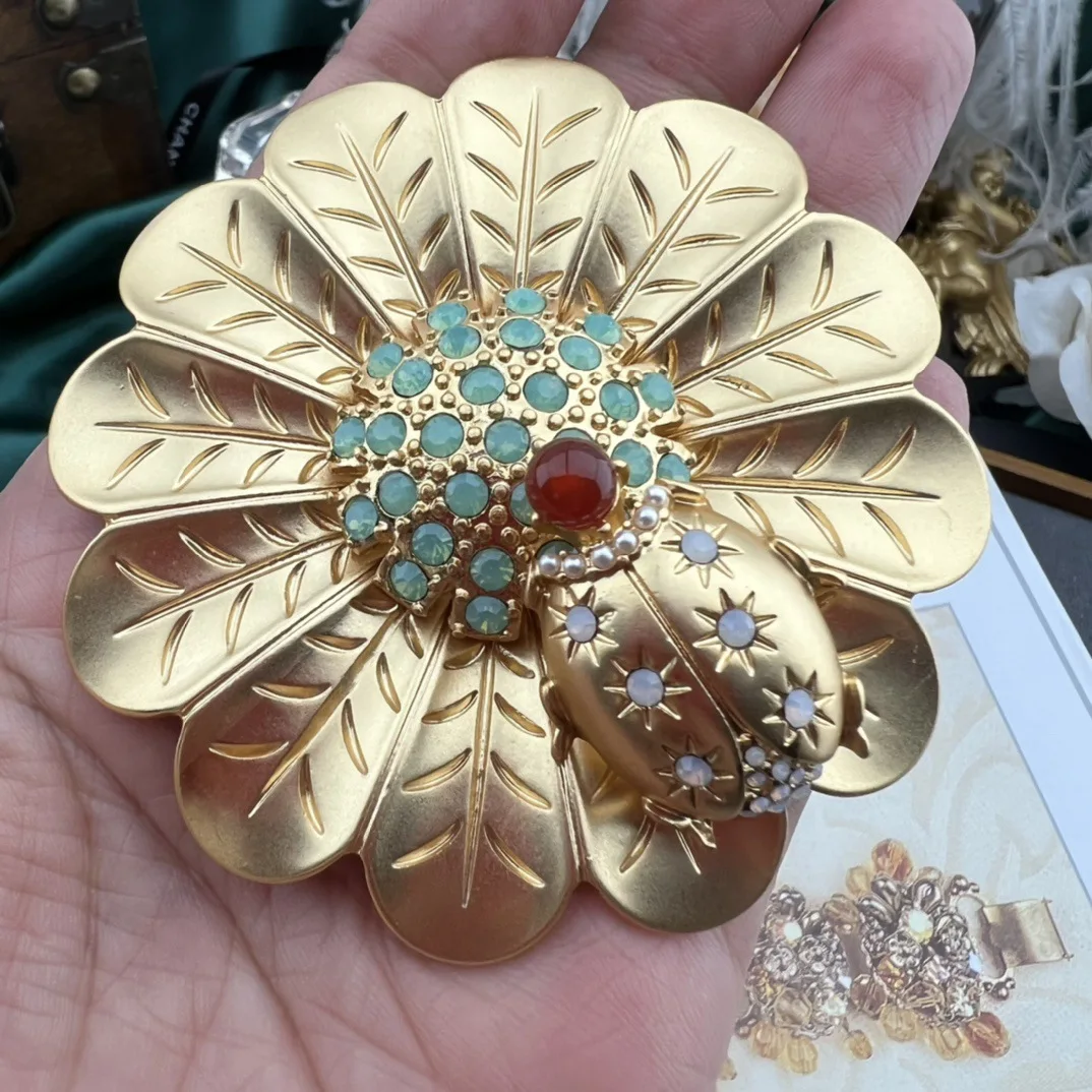 

Креативные атмосферные темпераментные жемчужные цветы