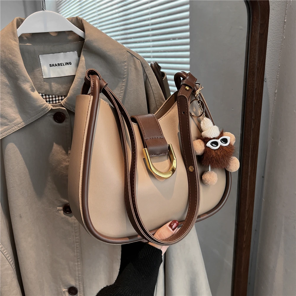 

Toptrends Half Moon Crossbody Shoulder Bags For Women 2022 Autumn Luxury Designer Large Capacity Bucket Work Ladies Handbags