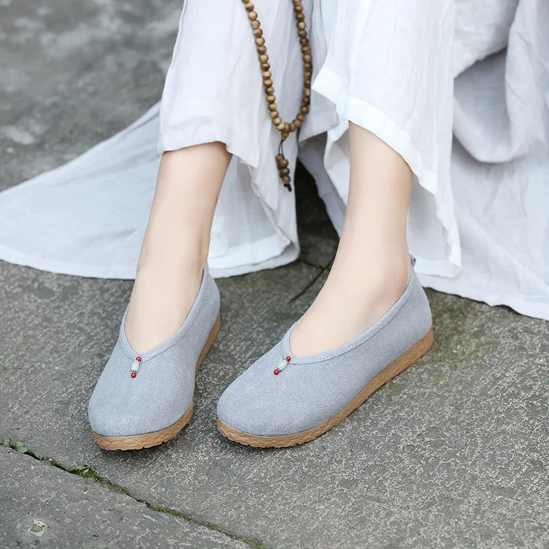 

2022 New Spring and Autumn new style ethnic wind cloth a foot pedal ancient style flat bottom matching old beijing cloth shoes