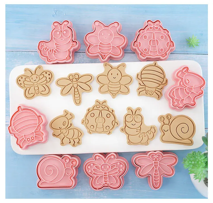 

8 Pcs/set Cartoon Cute Insect Cookie Mold Plastic Pressable Biscuit Mould Baking Mold Cake Decorating Cookie Stamp Bakeware Tool