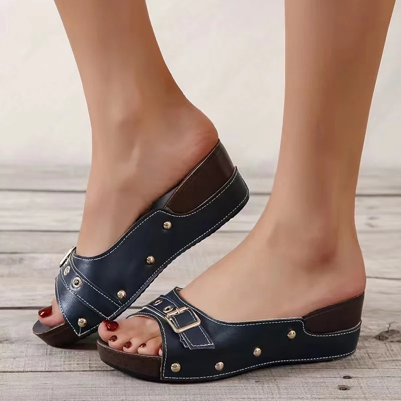 

2022 New Rivet Platform Slippers Women Summer Fashion Buckle Wedge Slides Woman Plus Size Thick Botom Beach Shoes Sandals