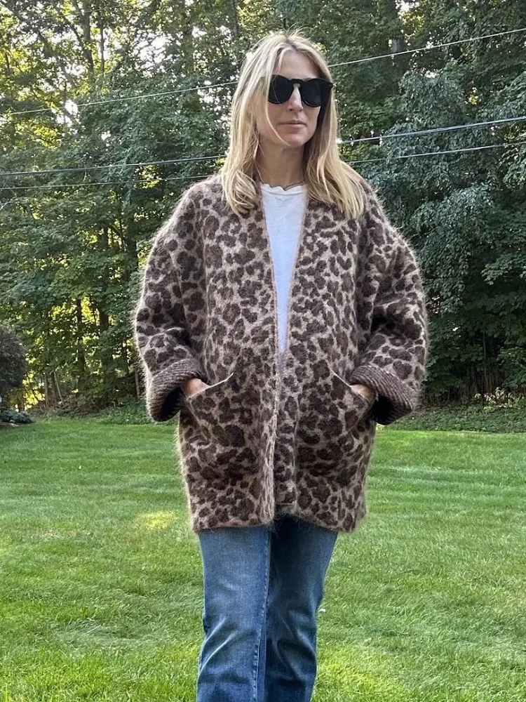 Женский вязаный кардиган с леопардовым принтом