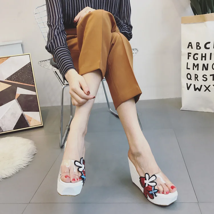 

2022 Sexy Woman Platform Wedges Heels Peep Toe Flower Slippers Supper High Heel Summer Outdoors Women Slides Shoes