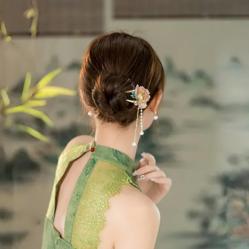 Цветок кисточки U-образной формы для волос