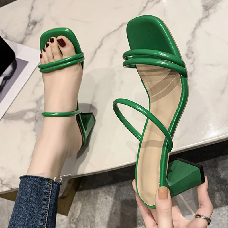 

Shoes Ladies' Slippers Luxury Slides Slipers Women Square heel Med Soft Designer 2022 Block Summer Scandals PU Rome Hoof Heels