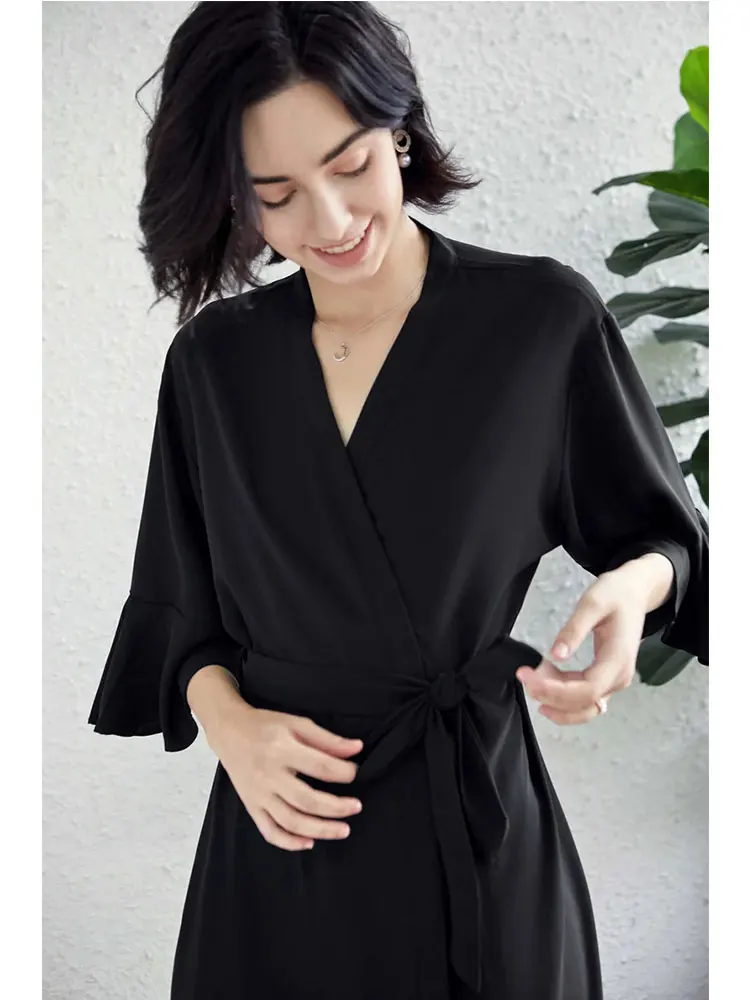 Женский стильный матовый халат подружки невесты с рюшами элегантный удобный