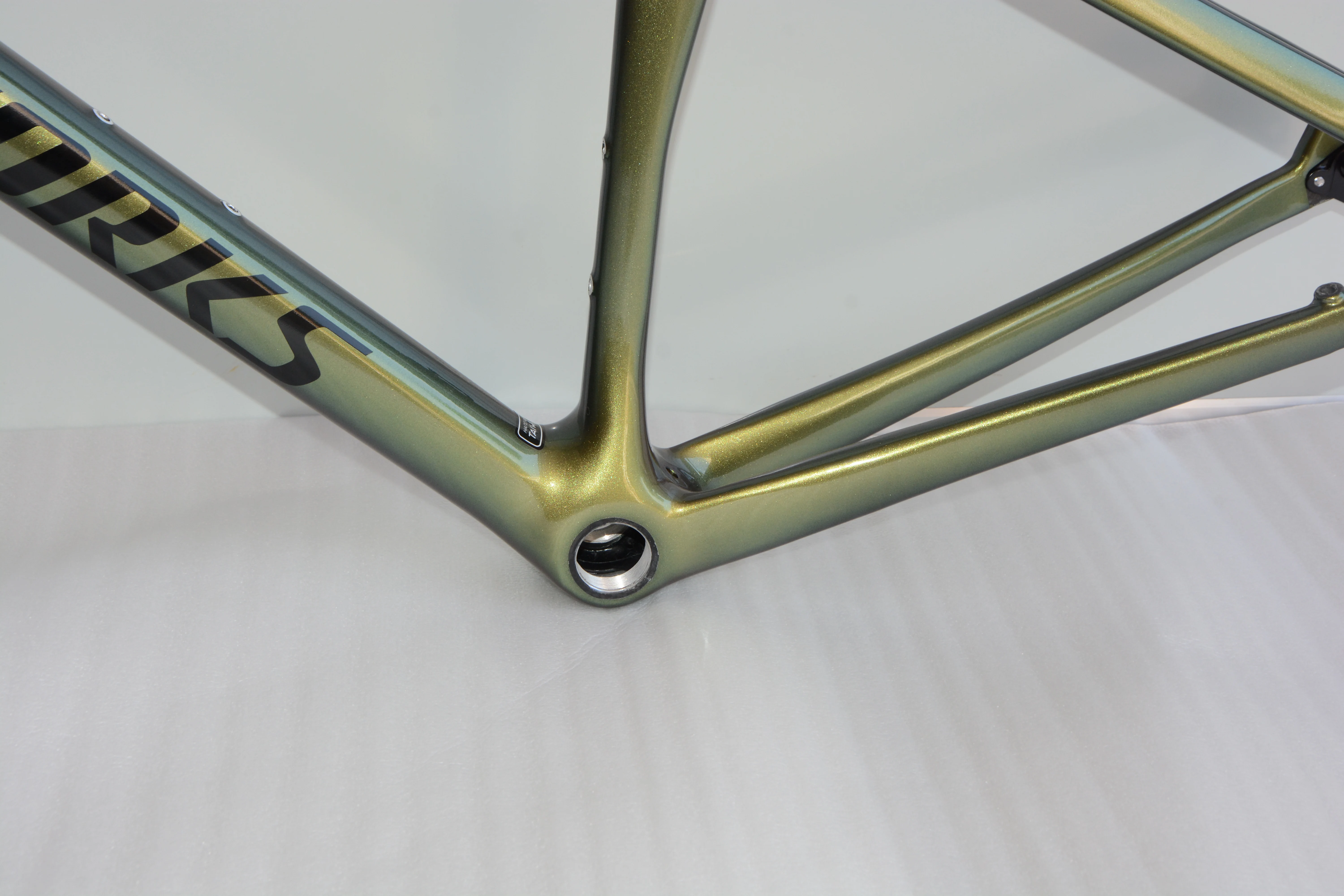 

Новинка, шоссейный велосипед SL7, карбоновая рама, внутренняя проводка, BSA, резьба, совместимая с Di2 group 700C, карбоновый цвет