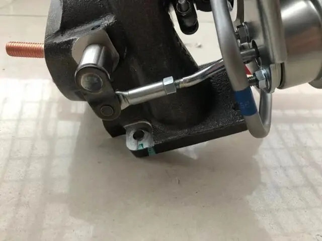 1 шт. турбозарядное устройство в сборе. Для китайского двигателя SAIC ROEWE 550 MG6 8 т