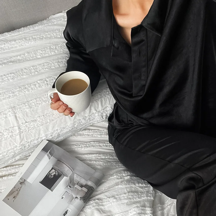 2022 black casual and comfortable ladies pajamas set simple loose can be worn solid color summer ice silk home clothes