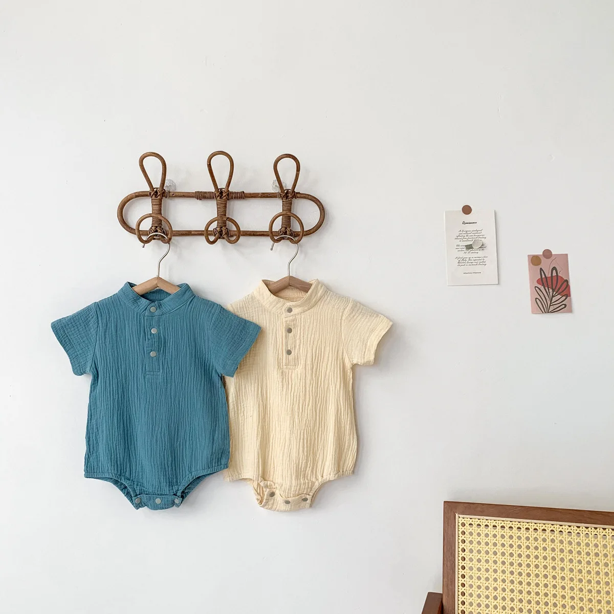 

Новинка 2023, Стильная летняя одежда для младенцев, Комбинезоны для маленьких мальчиков и девочек, милый однотонный боди с коротким рукавом, комбинезоны, одежда для малышей