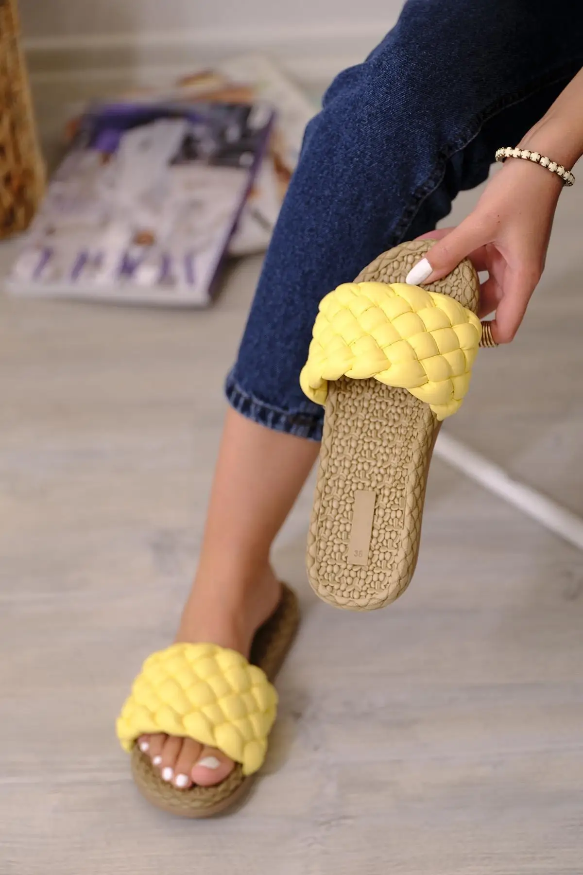 

Женские модные удобные тапочки, сандалии из пузырчатой ткани, соломенный вид