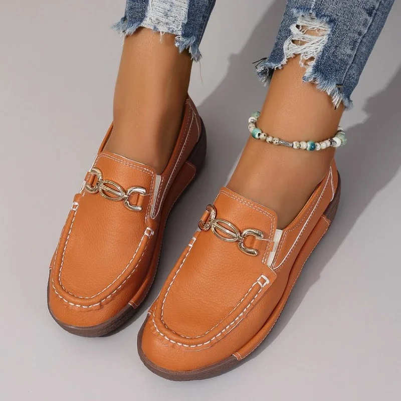 Женские туфли из натуральной кожи на низком каблуке