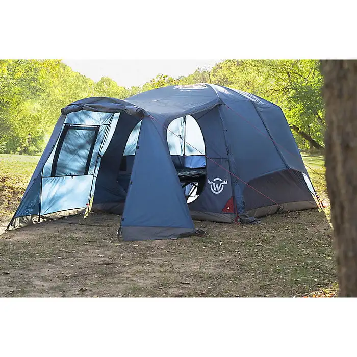 

4-Person Tent with Fiberglass Poles