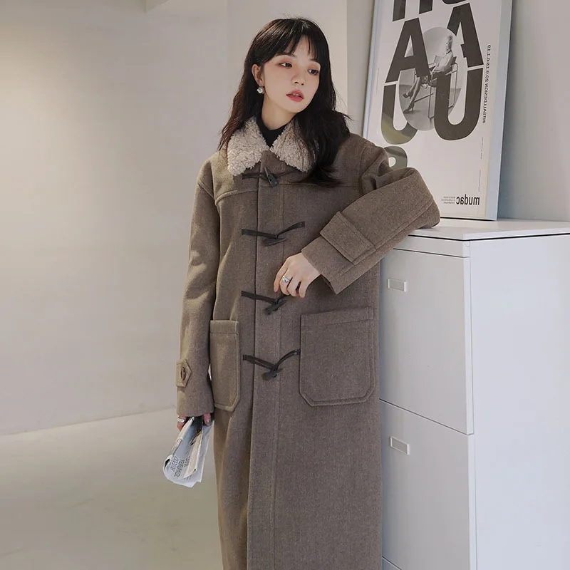Ueteey Winter New Korean Version of Mao Mao Collar Horn Buckle Woolen Coat Loose and Gentle Wind Mid -length Women's Jacket