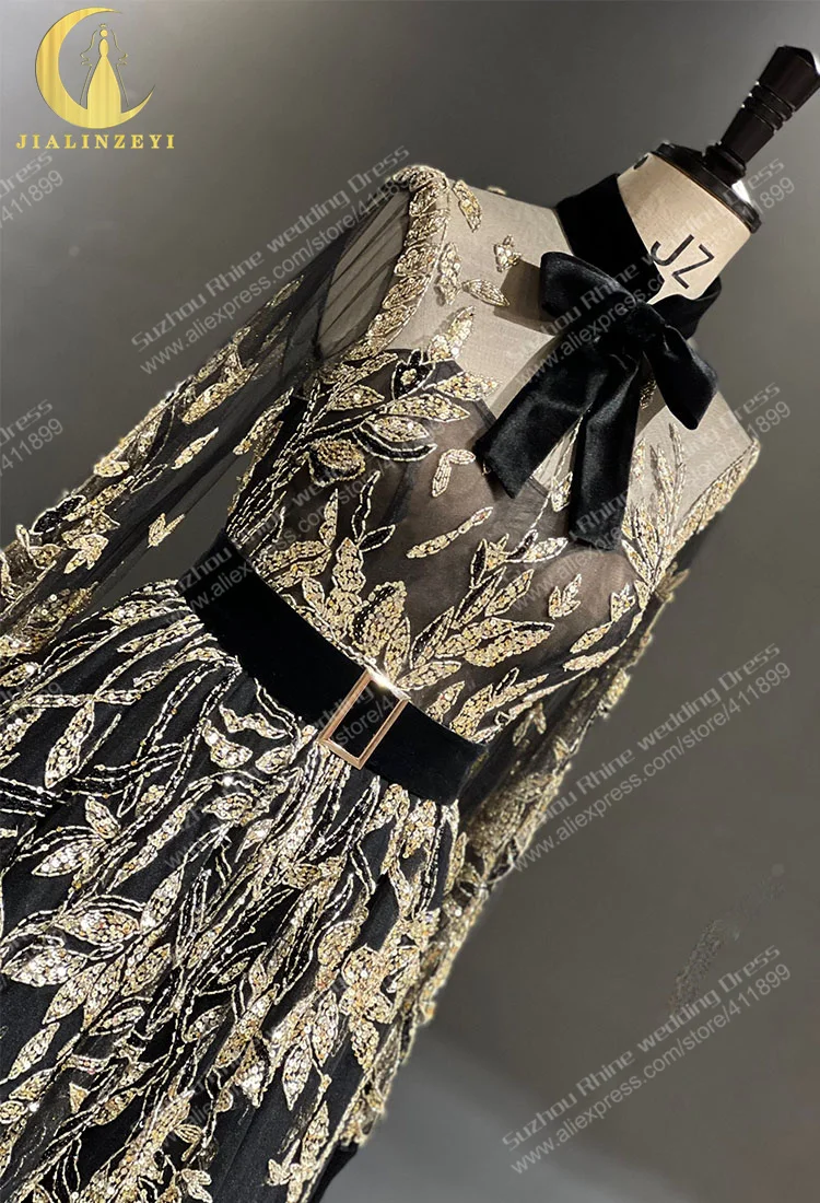 Рисунок 4 - Женское атласное платье с V-образным вырезом