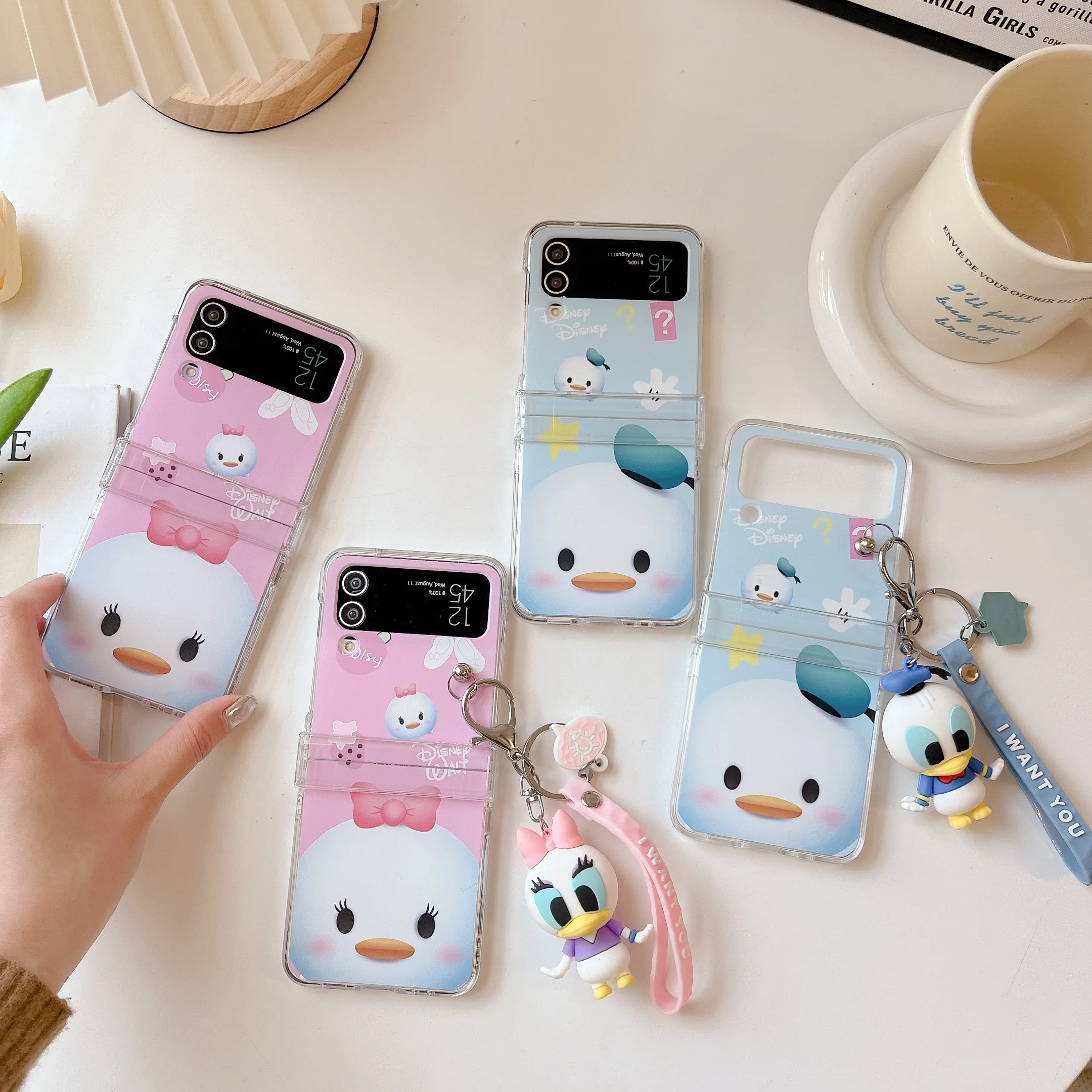 

Disney donald duck Daisy with pendant cartoon Case for Samsung Galaxy Z Flip 3 Hard PC Back for Z Flip 4 Case Protective Shell