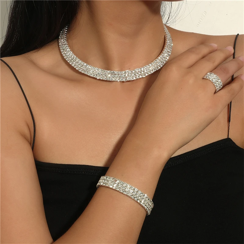 

4 Pcs/set Ring Earrings Bracelets Necklaces Fashion Copper Inlaid Zircon Luxury Shiny Necklace Sexy Ladies Party Necklace