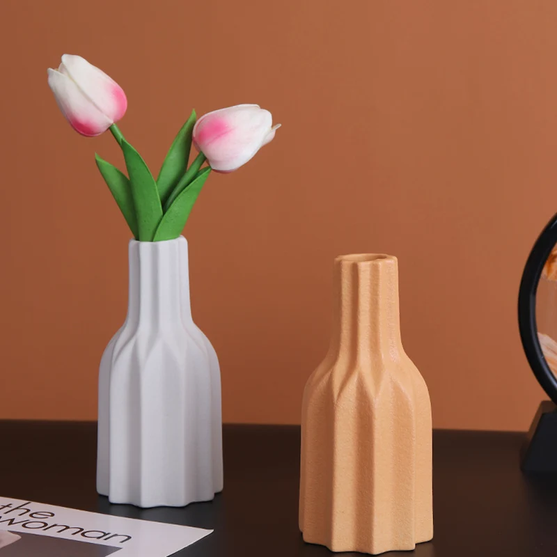 

Novelty Design Vase Luxury Nordic Artificial Flowers Indoor House Table Aesthetic Office Funky Vases Art Florero Home Decor Item