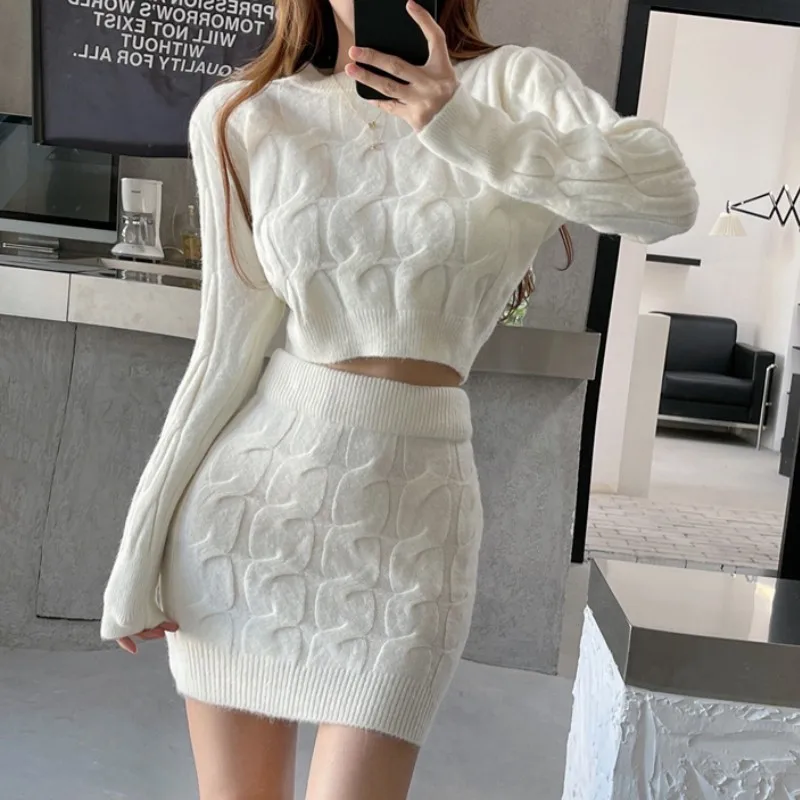 

Elegant Fall Winter Knitted 2 Piece Set Chic Women Sexy O Neck Sweater Crop Top + Bodycon Mini Skirt Korean Suit