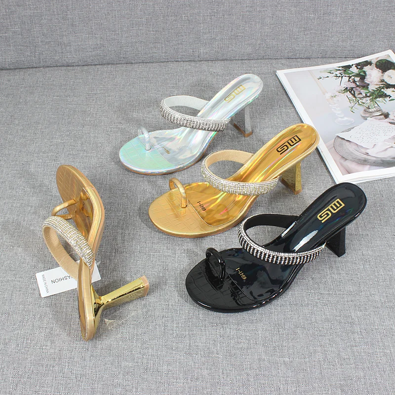 Женские сандалии новинка лета 2024 комплект из лакированной кожи с тиснением на