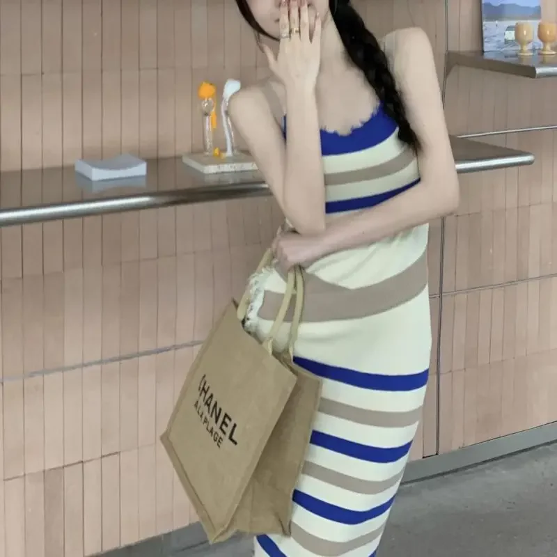 Весеннее женское платье с длинными рукавами во французском стиле пикантное