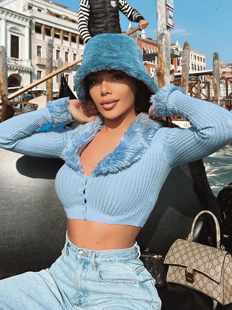 

Топ женский трикотажный в рубчик с длинным рукавом, глубоким V-образным вырезом и пуговицами