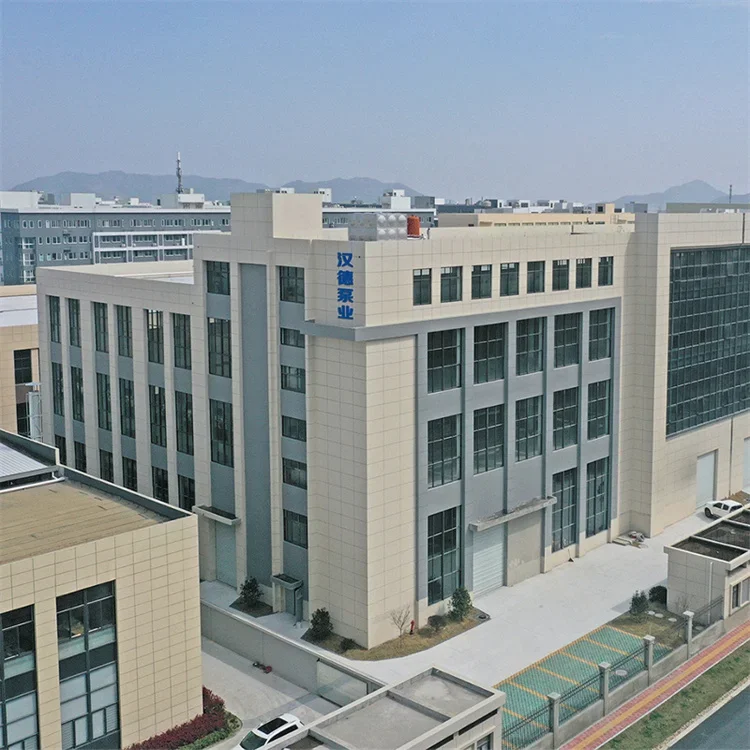 Погружная водяная насосная система на солнечной батарее с винтовым креплением 150