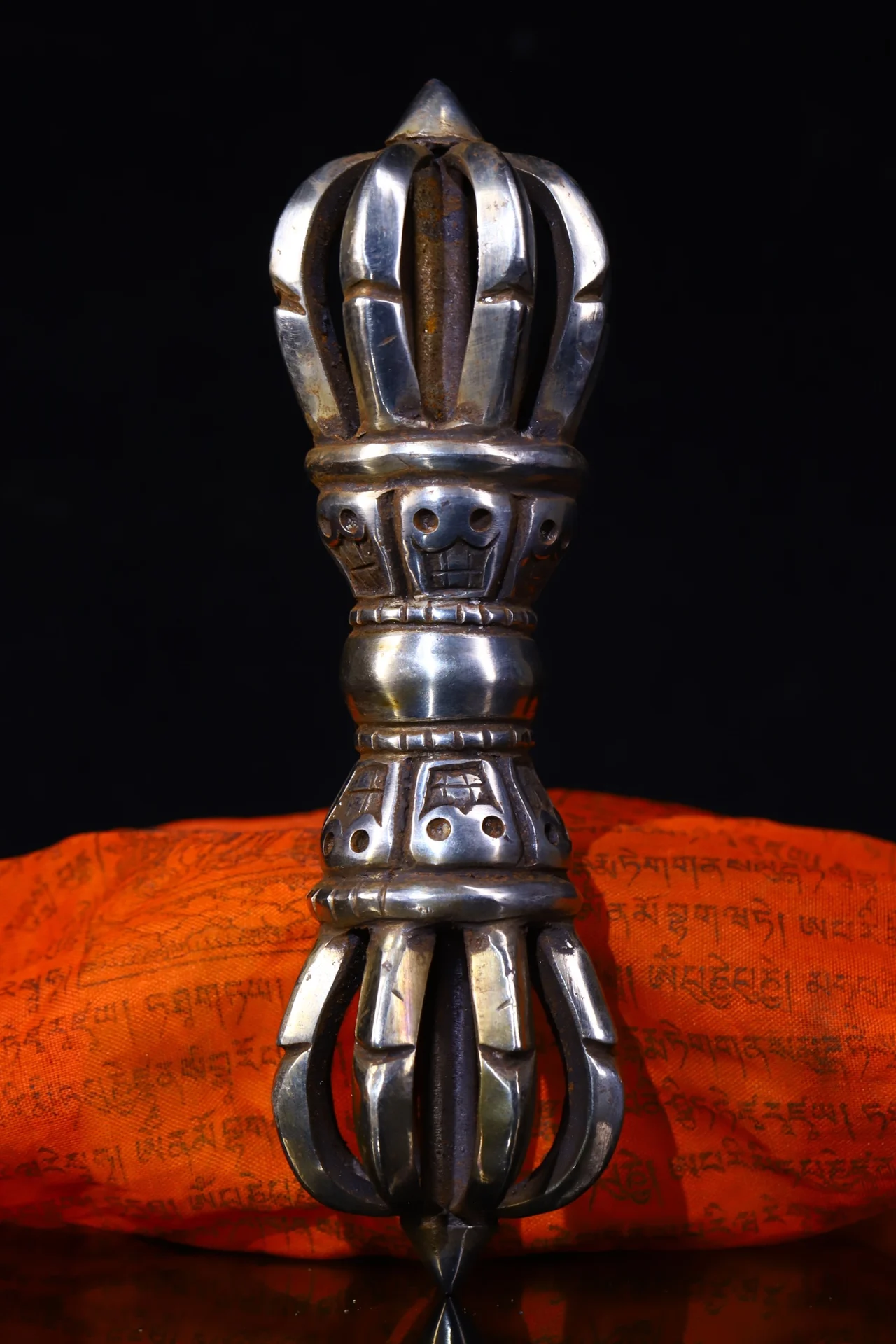 

8"Tibet Temple Collection Old Tiantie 10 Skull Nine shares Dorje Vajra Phurpa Amulet Dharma Worship Hall Town house