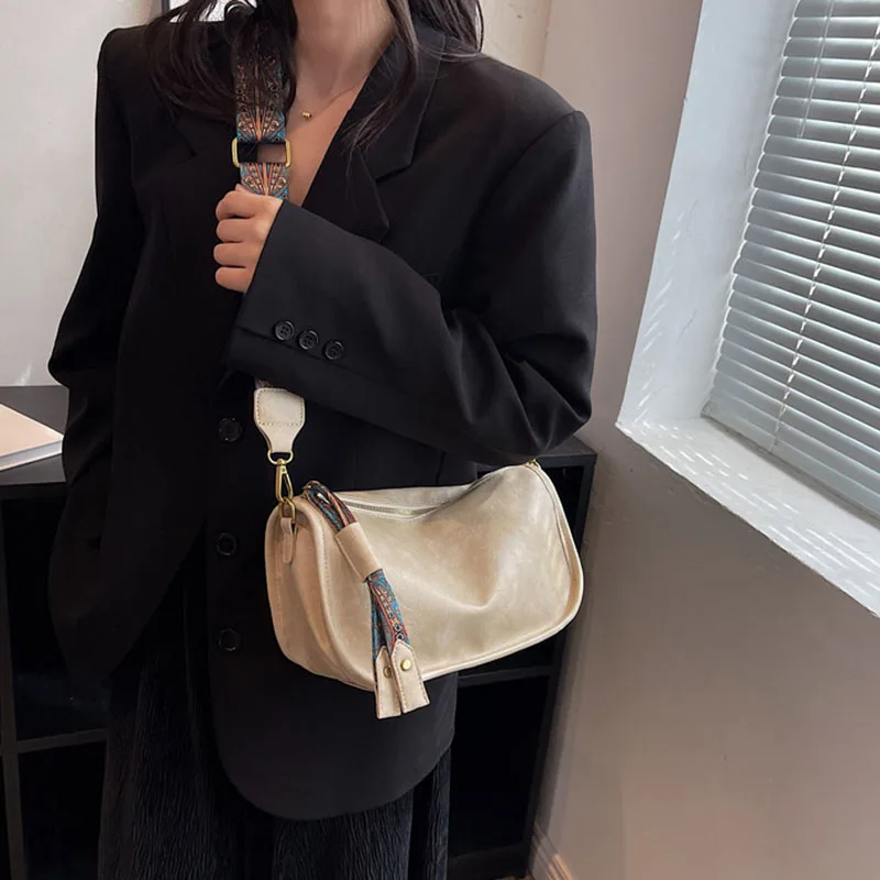 Popular Fashion Wide Shoulder Strap Crossbody Bags Portable Simple Casual Pillow Bag Retro Soft Leather Commute Storage Satchel