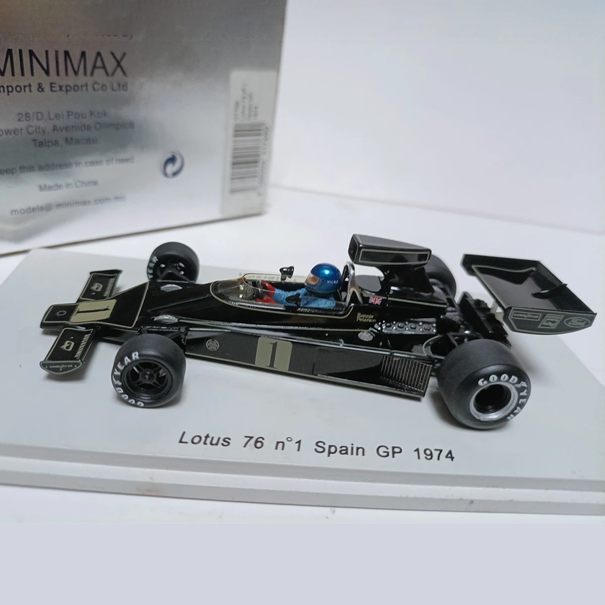 Фото Spark 1:43 Масштабная модель Lotus 76 из смолы # Гоночные модели автомобилей Испания ГП 1974, классика, ностальгия, подарки для взрослых, сувенир, статичная модель для демонстрации. №2