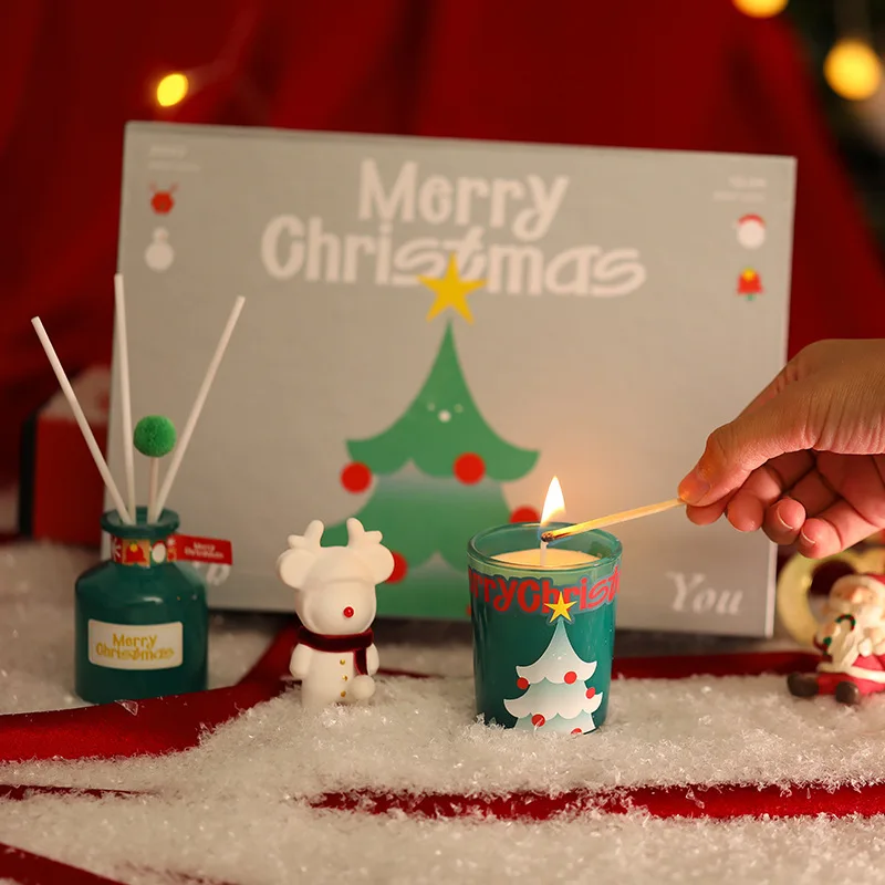 Рождественская подарочная коробка. Ароматизированная свеча. Соевый воск.