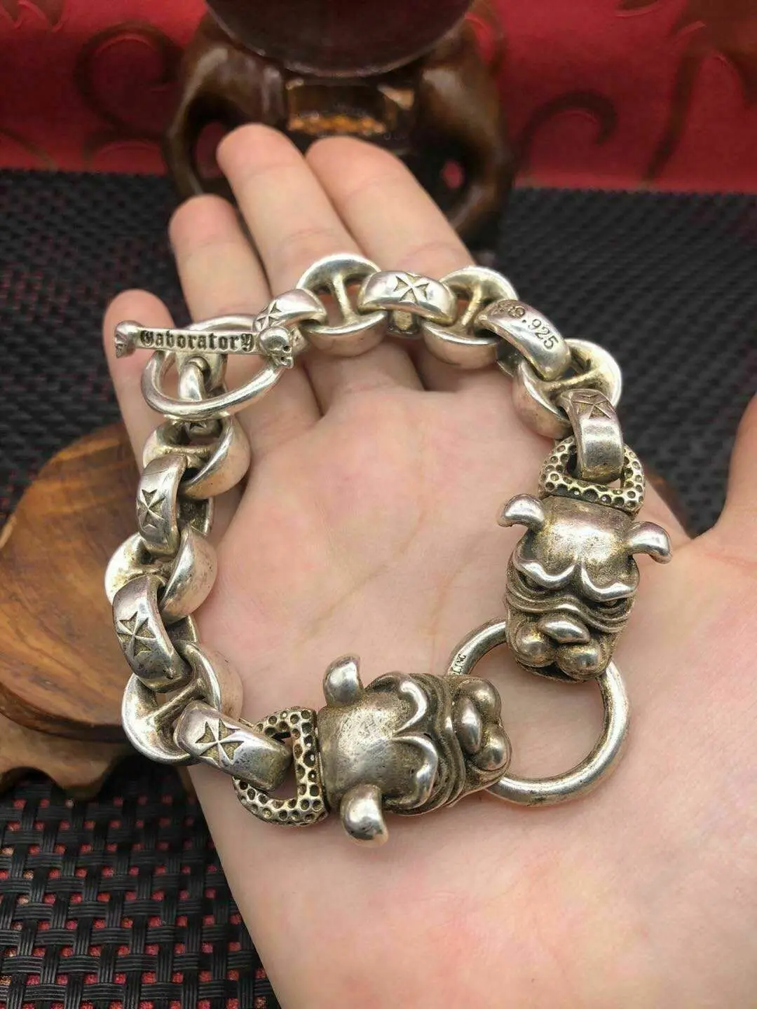 

Азиатская китайская старинная серебряная статуя miao из литой собаки, браслет, украшение, крутой подарок