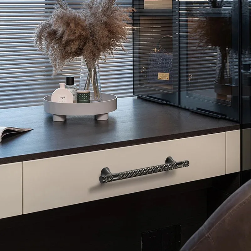 Простая высококачественная дверная ручка шкафа круглая золотистая светлая