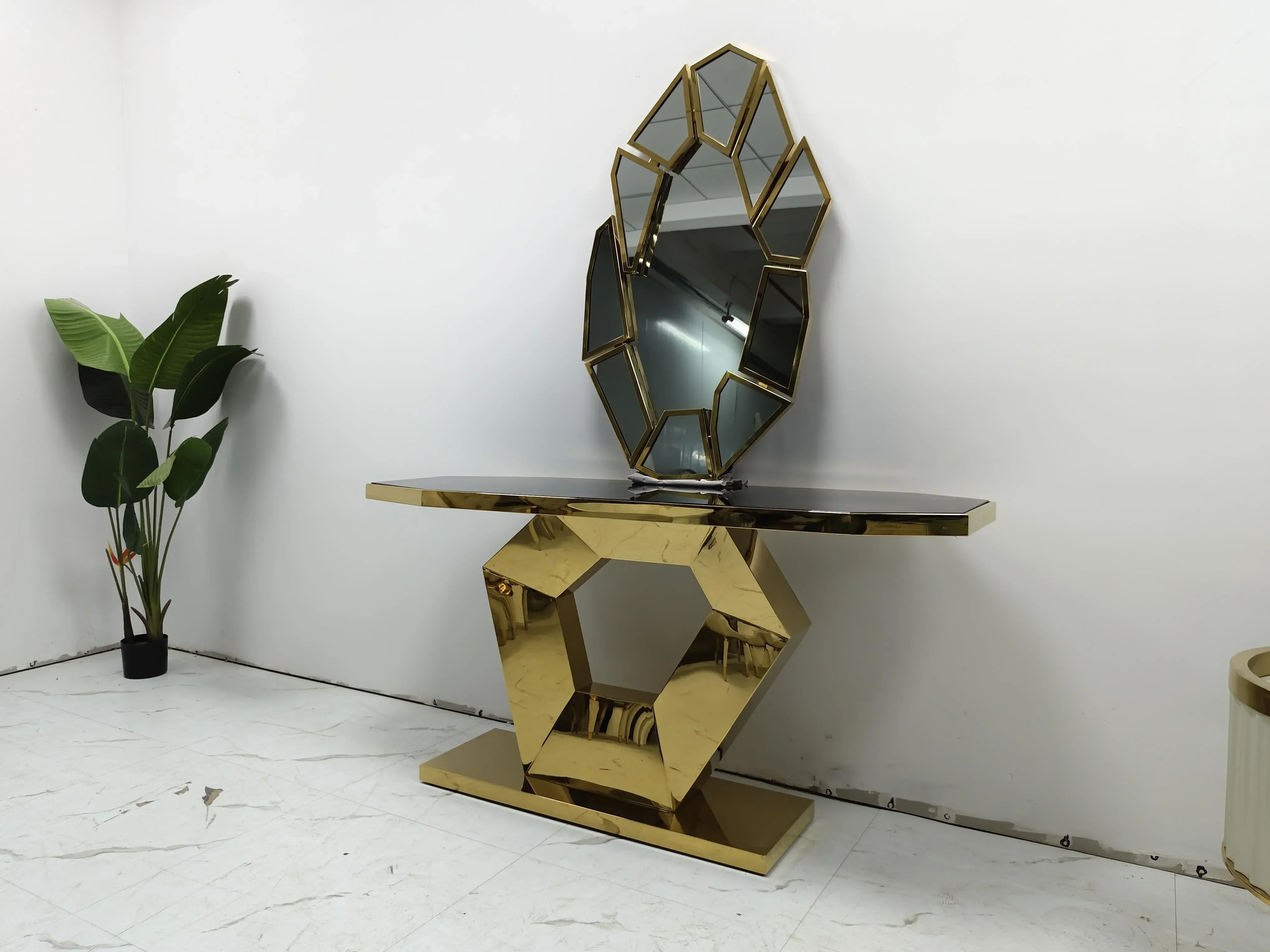Золотой консольный столик с зеркалом современный Avec Miroir элегантный узкий