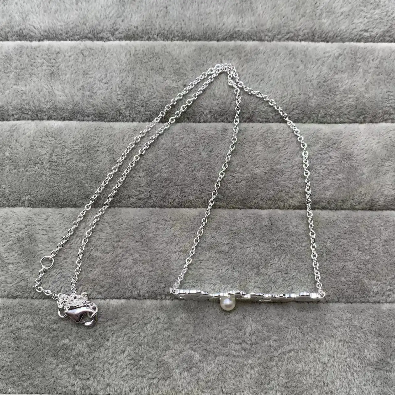 

Женское ожерелье из серебра 925 пробы с кулоном