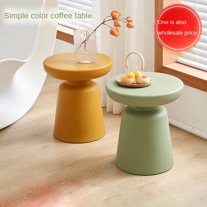 

Маленький круглый стол, диван, боковой столик, гостиная, крыльцо, оттоманка, журнальный столик для дома, небольшая квартира, журнальный столик, дизайнерский низкий столик