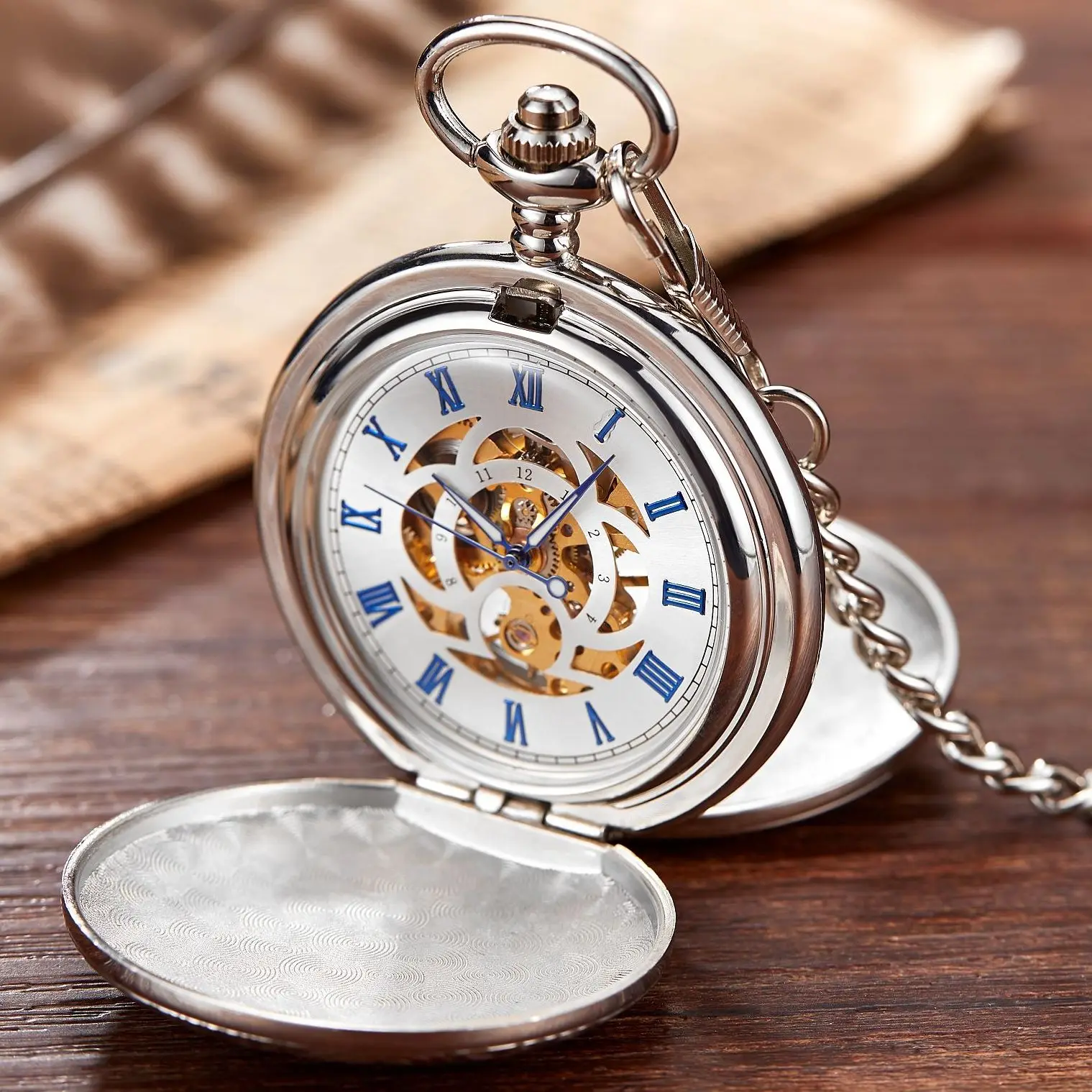 Einzigartige Schwarz Silber Taschenuhr Mechanische Handaufzug Anhänger Uhr Glattes Gehäuse Römische Ziffern Zifferblatt Retro Uhr Kette Anhänger