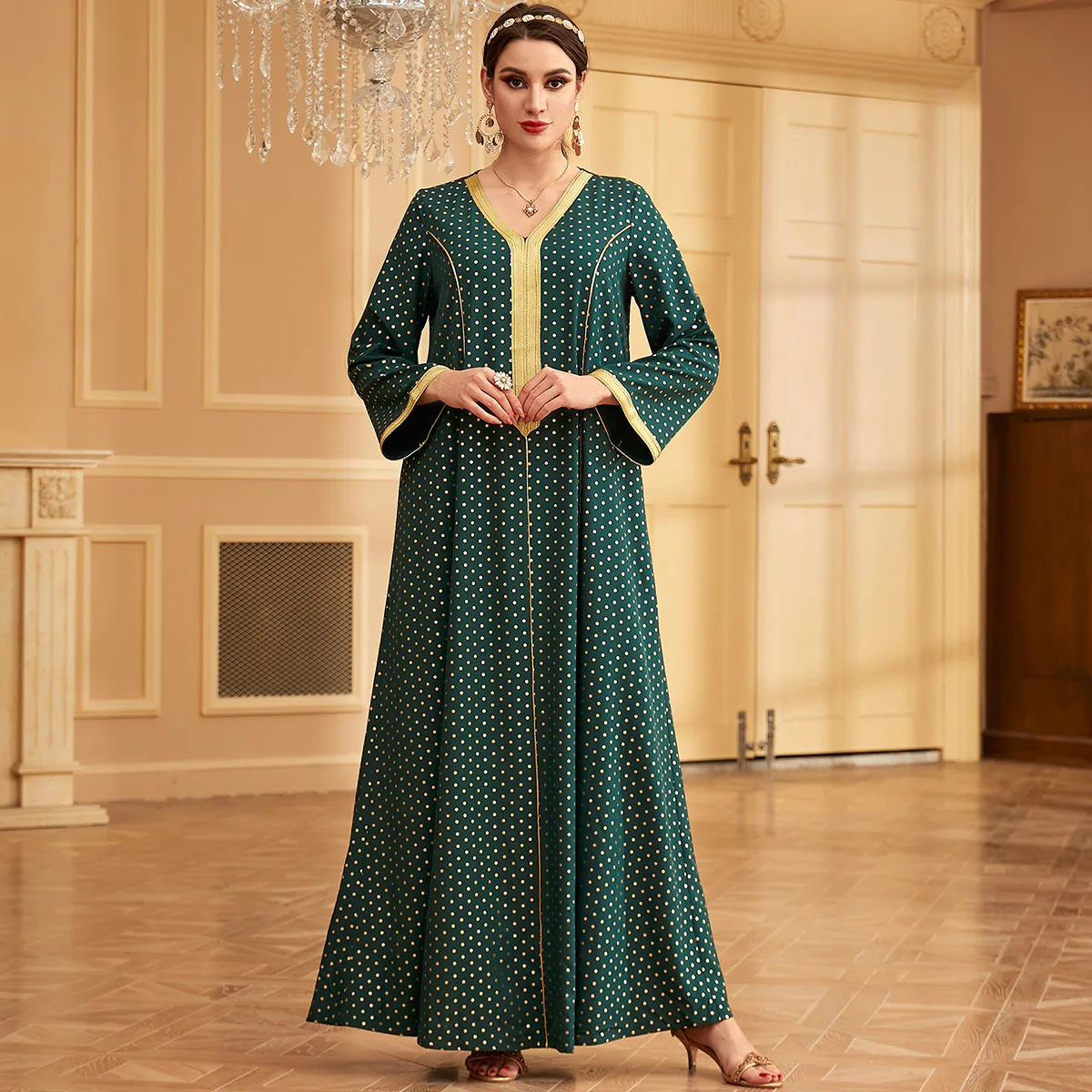 Женское вечернее платье в горошек свободное арабском и мусульманском стиле