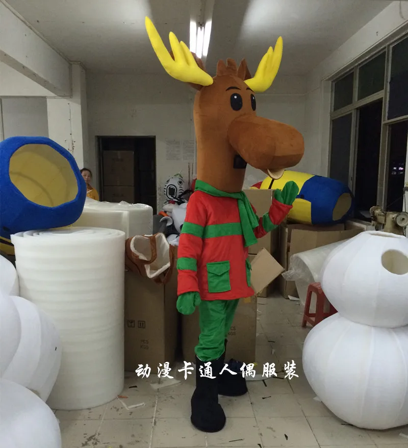 Ростовая кукла северного оленя. Ростовая кукла лось. Олень рождественский ростовая кукла. Олень из поролона. Ростовая кукла олень.