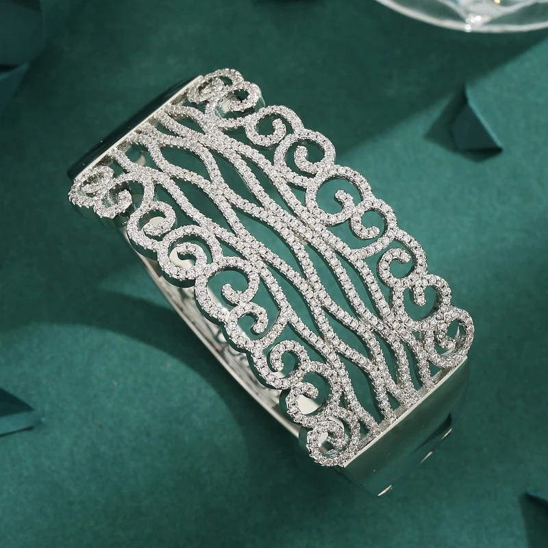 Высококачественный кубический цирконий в стиле ретро с широким лицом из