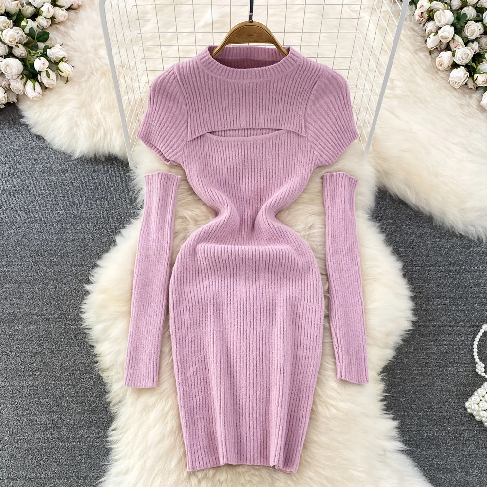 

Облегающее трикотажное платье с круглым вырезом на груди и с короткими рукавами и бедрами