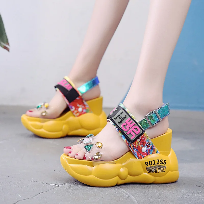 

Miaoguan 2021 Summer Women Sandals Fashion Transparent Diamond Wedge Sandal Rhinestone High Heels Chunky Platform Shoes Woman 39
