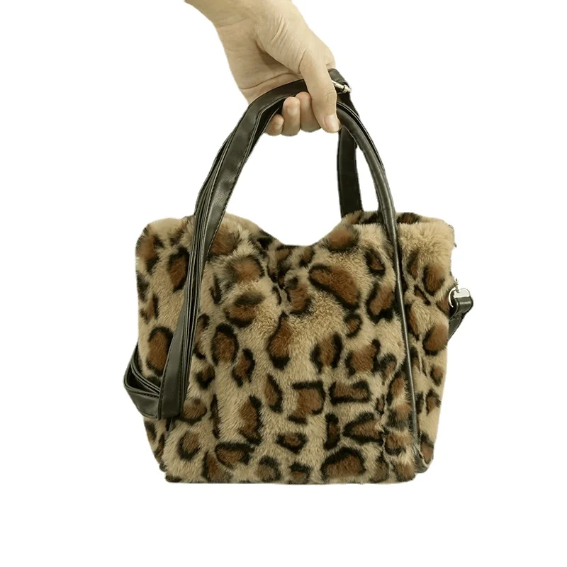 2022 NEW Plush Leopard Print Handbag Women's Magnetic Buckle Bucket Bag Shoulder Strap Shoulder Messenger Bag Autumn and Winter