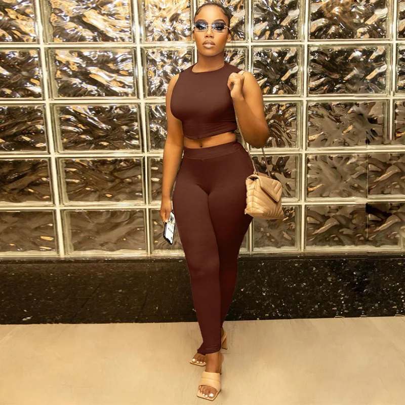 

Женский спортивный костюм из двух предметов, укороченный топ и длинные брюки в байкерском стиле, однотонный спортивный костюм, подходящая о...