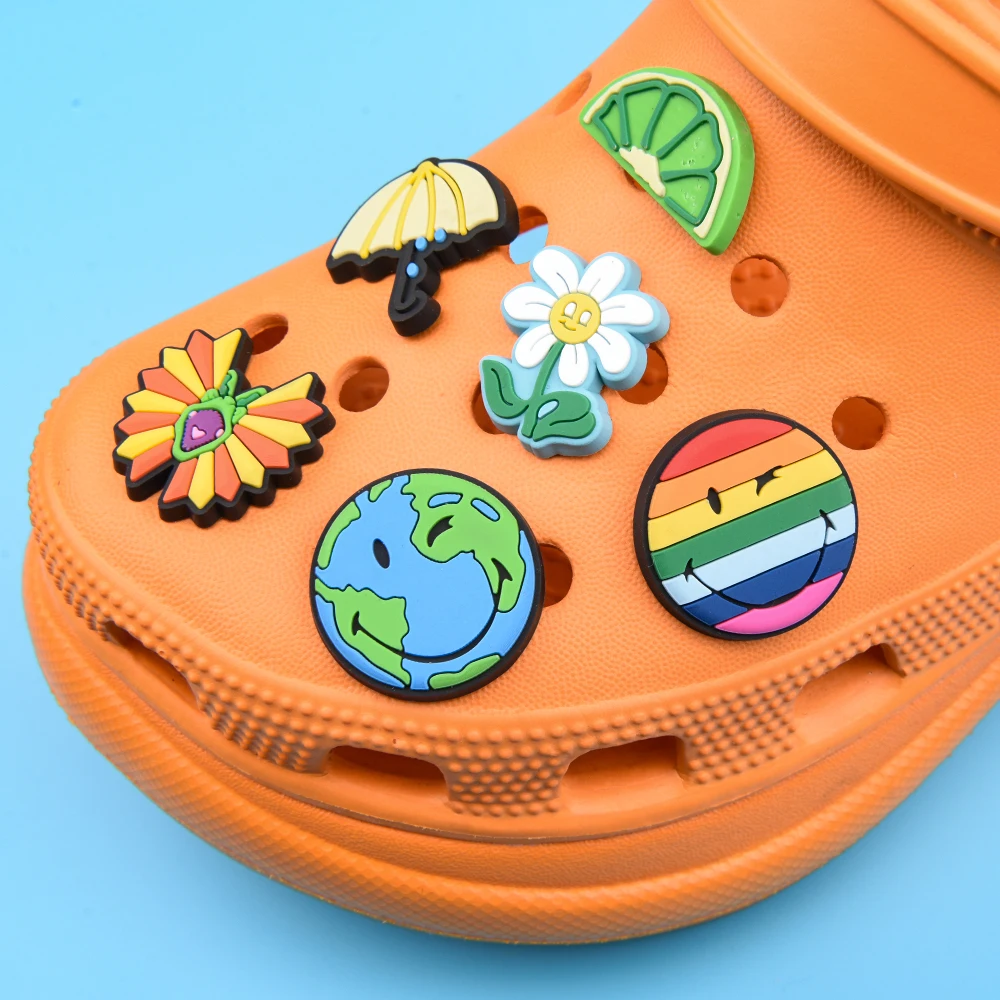

Hot Selling Kid's Gift Croc Shoe Charms Boys Girls Cute Cartoon Shoes Decorations Rainbow Earth Bracelet Accessories Hello Baby