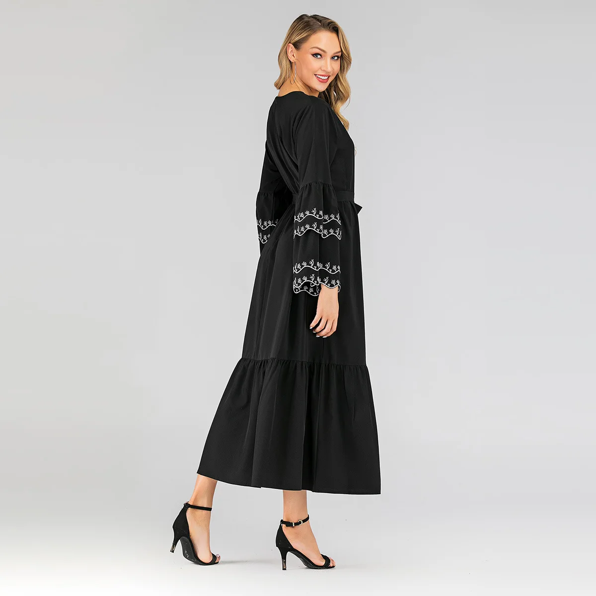 Woman Dress Spring/Autumn Middle East Muslim Fashion Embroidery Petal Sleeve Dress Long Sleeve Dubai Turkey Long Dresses Belt