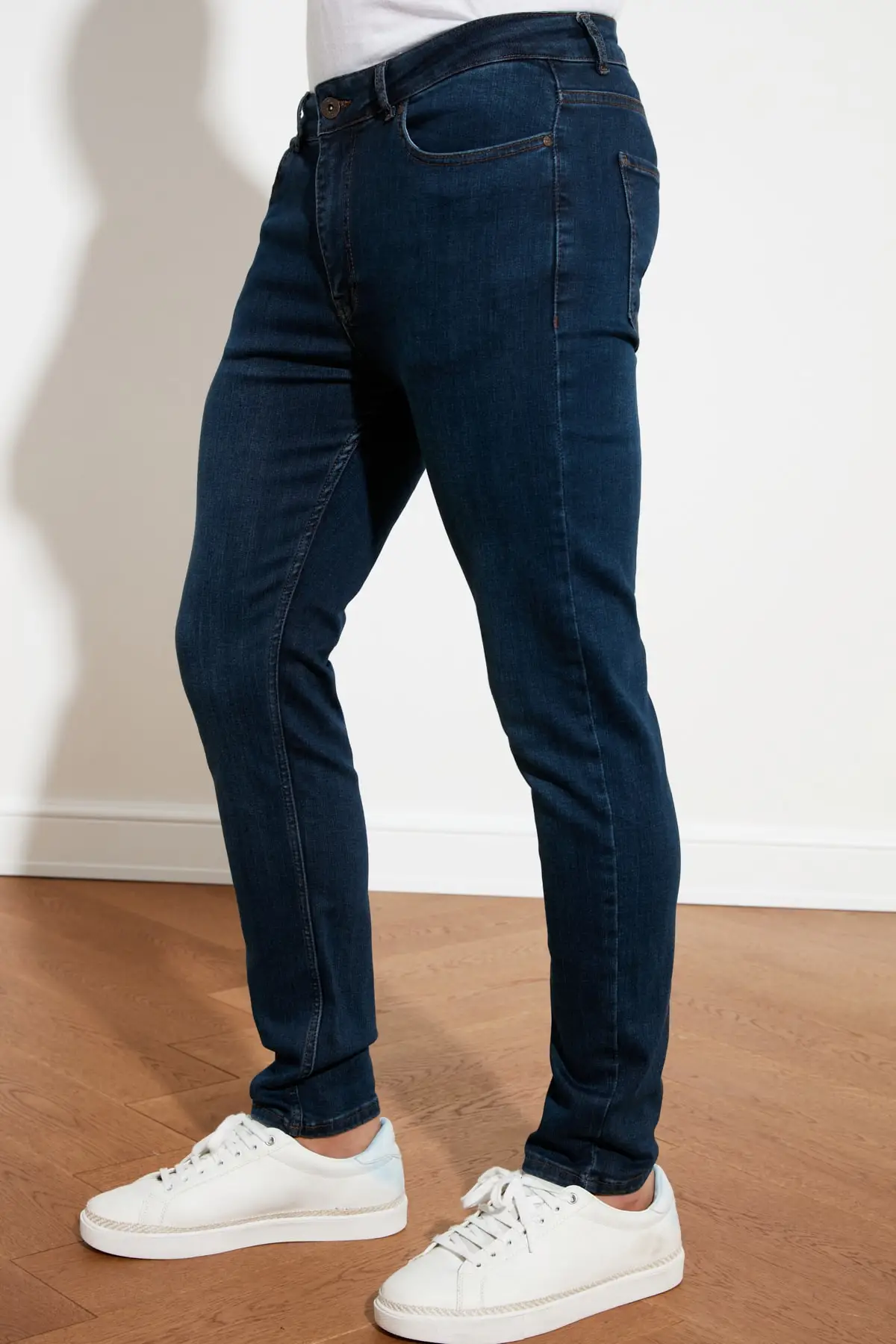 

Men Indigo Skinny Jean Tapared Men's Jeans 2021