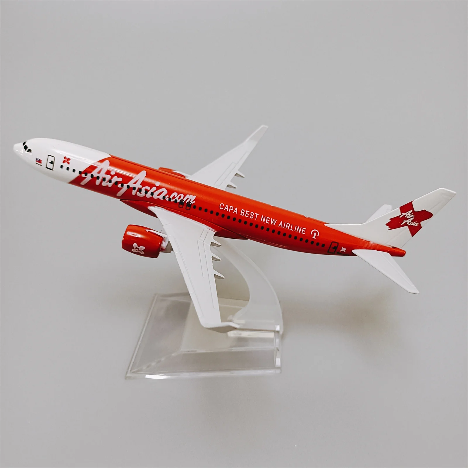 

Модель самолета из металлического сплава, 16 см, авиакомпании Red Air Asia Airlines B737, модель самолета из нержавеющей стали, авиационная модель самол...