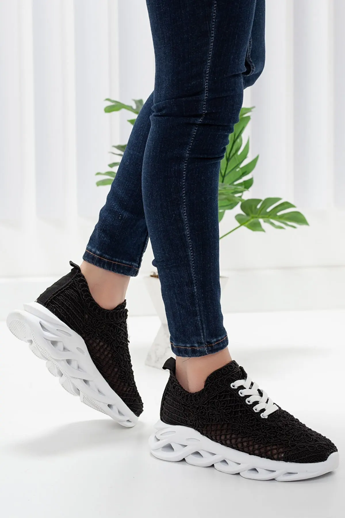 

Braided/lace White Patterned Sports (SNEAKER) Shoes Woman